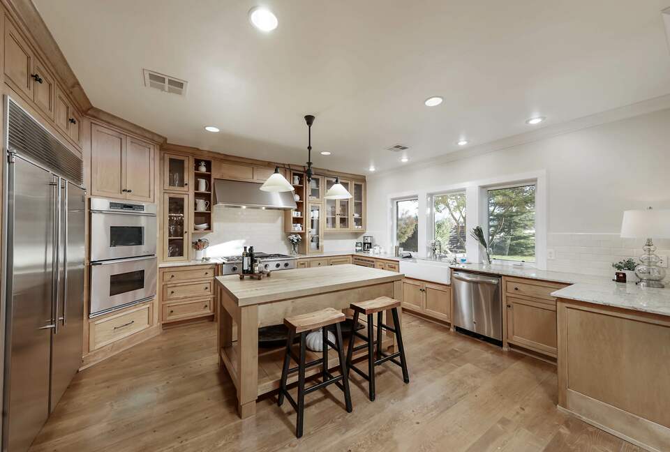 Modern Family Farmhouse - Tehachapi, California