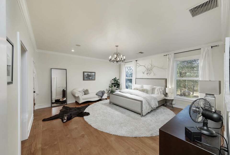 Modern Family Farmhouse - Tehachapi, California