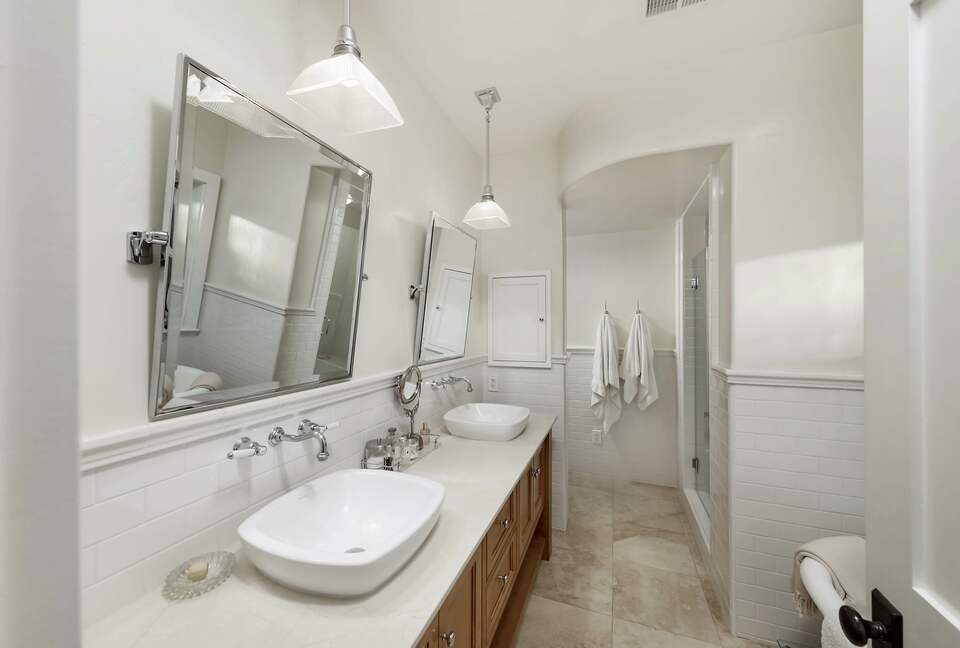 Modern Family Farmhouse - Tehachapi, California