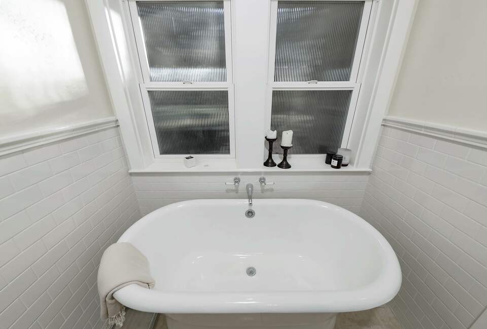 Modern Family Farmhouse - Tehachapi, California