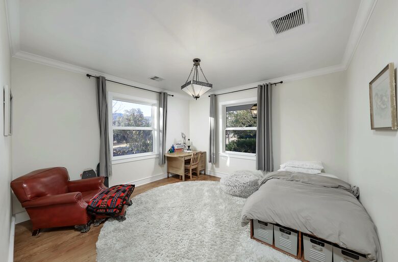 Modern Family Farmhouse - Tehachapi, California