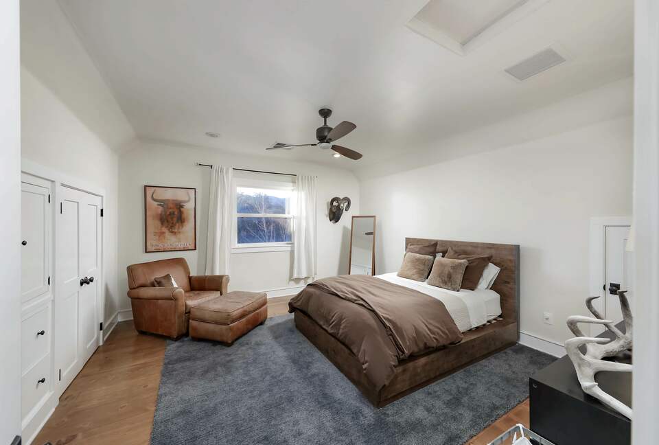 Modern Family Farmhouse - Tehachapi, California