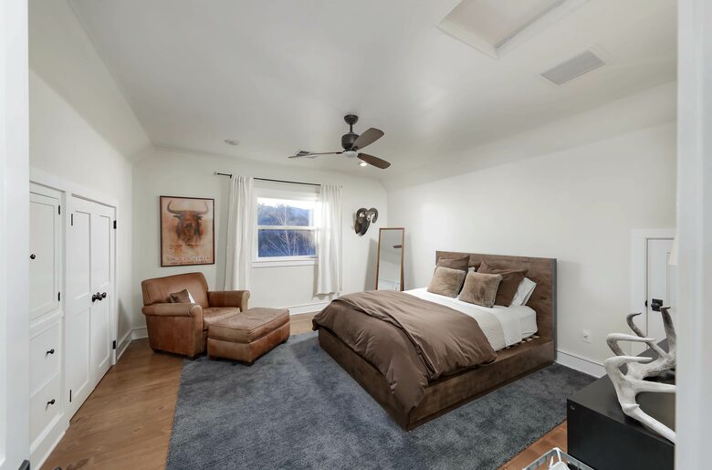 Modern Family Farmhouse - Tehachapi, California