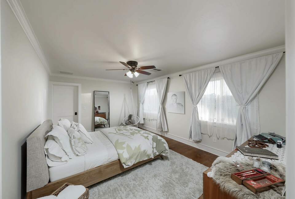 Modern Family Farmhouse - Tehachapi, California