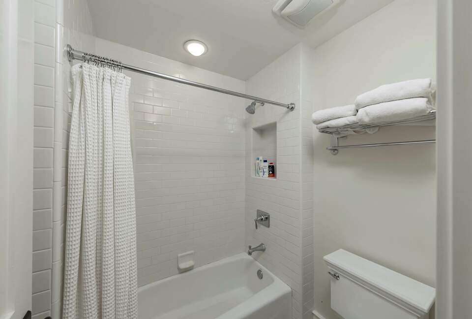 Modern Family Farmhouse - Tehachapi, California