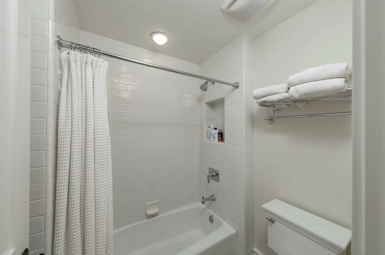 Modern Family Farmhouse - Tehachapi, California