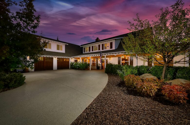 Modern Family Farmhouse - Tehachapi, California
