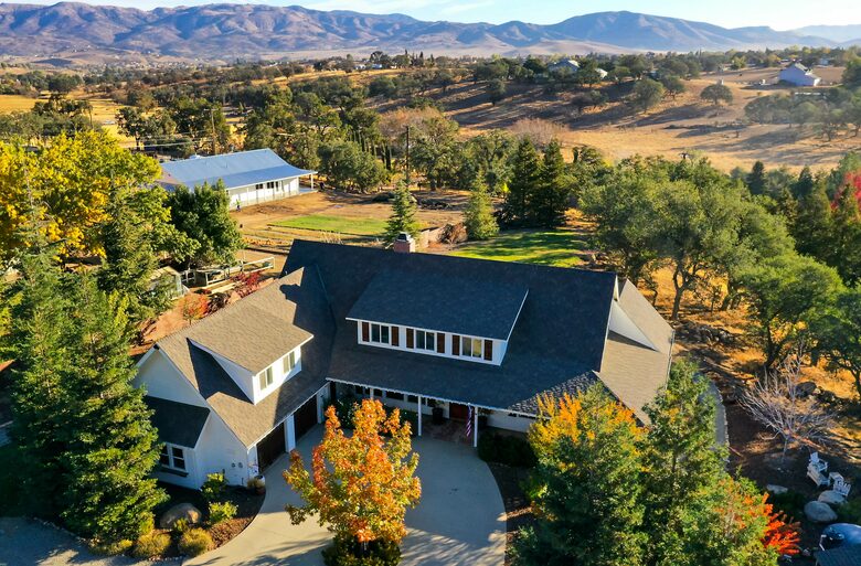 Modern Family Farmhouse - Tehachapi, California