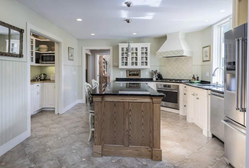 Elegant Country Estate - Newtown, Connecticut