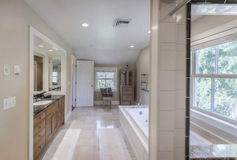 Elegant Country Estate - Newtown, Connecticut