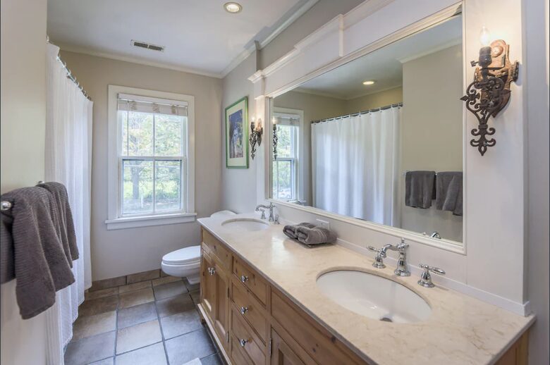 Elegant Country Estate - Newtown, Connecticut