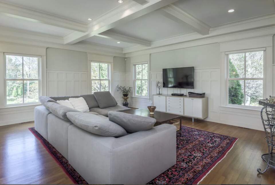 Elegant Country Estate - Newtown, Connecticut