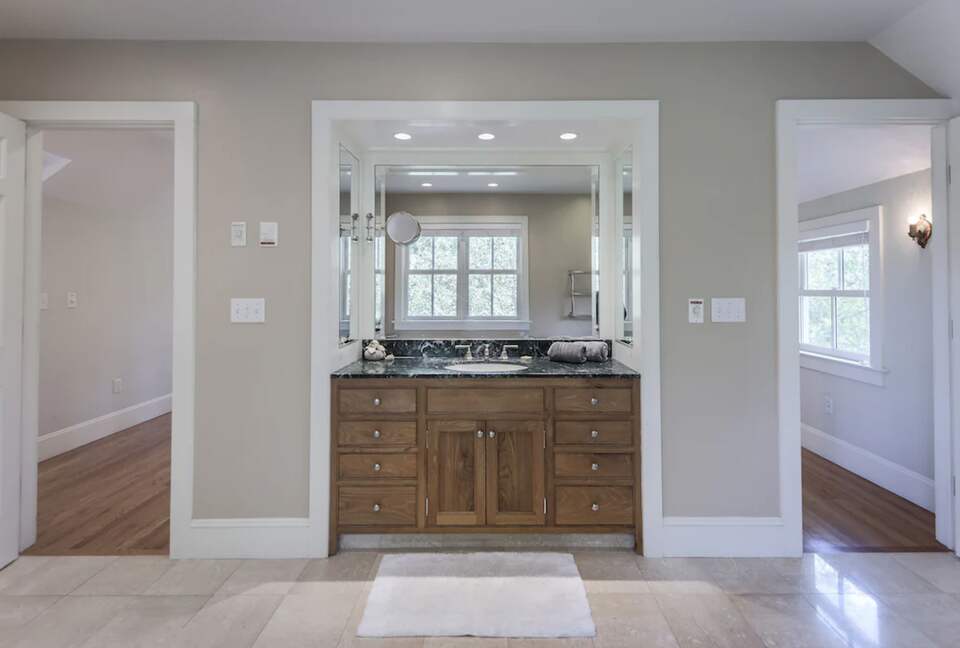 Elegant Country Estate - Newtown, Connecticut