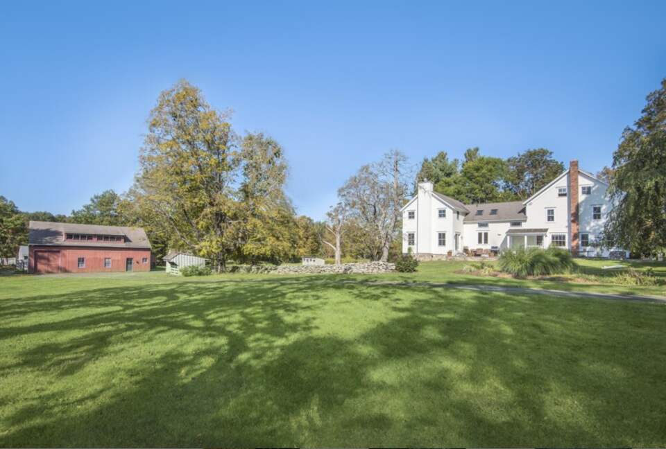 Elegant Country Estate - Newtown, Connecticut