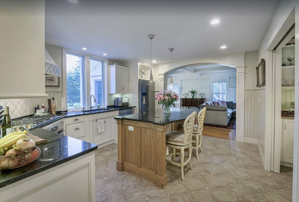 Elegant Country Estate - Newtown, Connecticut