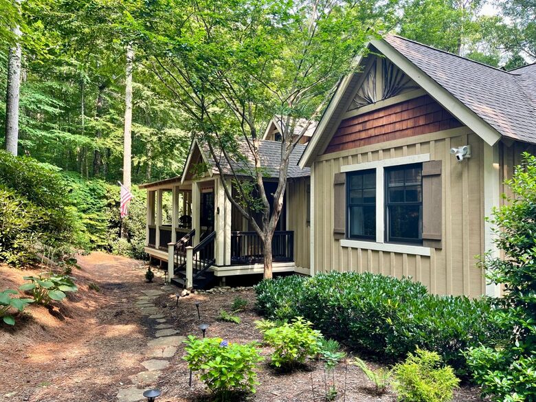 Whispering Falls Cottage — Bear Lake - Tuckasegee, North Carolina