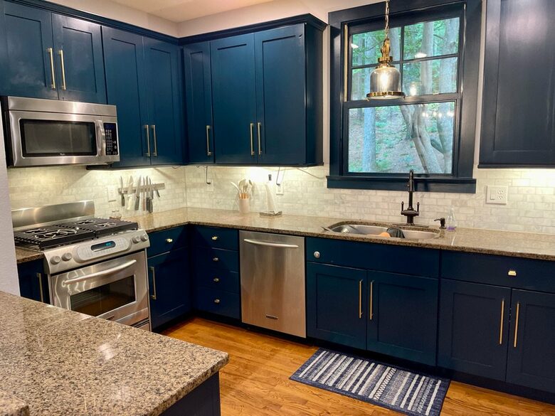 Whispering Falls Cottage — Bear Lake - Tuckasegee, North Carolina