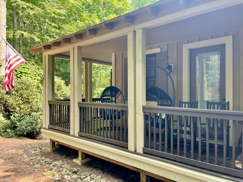 Whispering Falls Cottage — Bear Lake - Tuckasegee, North Carolina