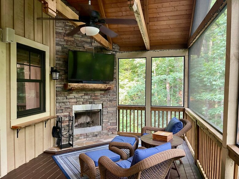 Whispering Falls Cottage — Bear Lake - Tuckasegee, North Carolina