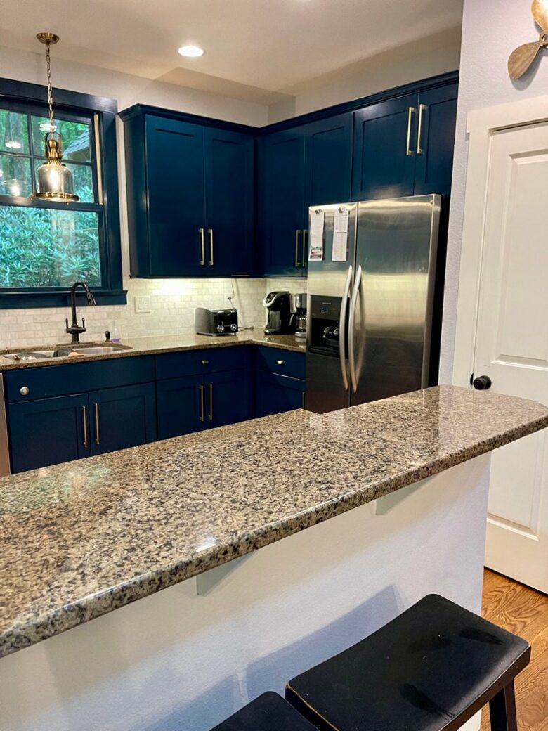 Whispering Falls Cottage — Bear Lake - Tuckasegee, North Carolina