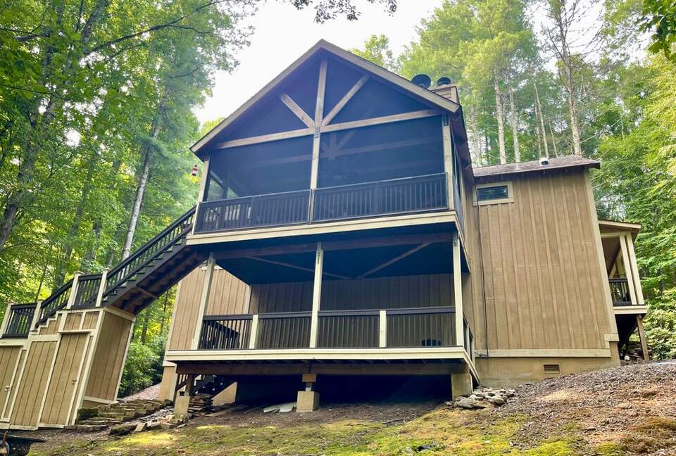 Whispering Falls Cottage — Bear Lake - Tuckasegee, North Carolina