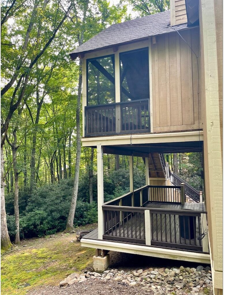 Whispering Falls Cottage — Bear Lake - Tuckasegee, North Carolina