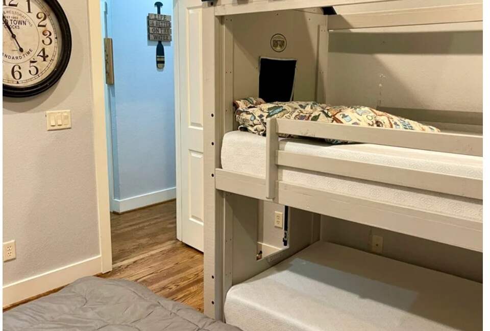 Whispering Falls Cottage — Bear Lake - Tuckasegee, North Carolina