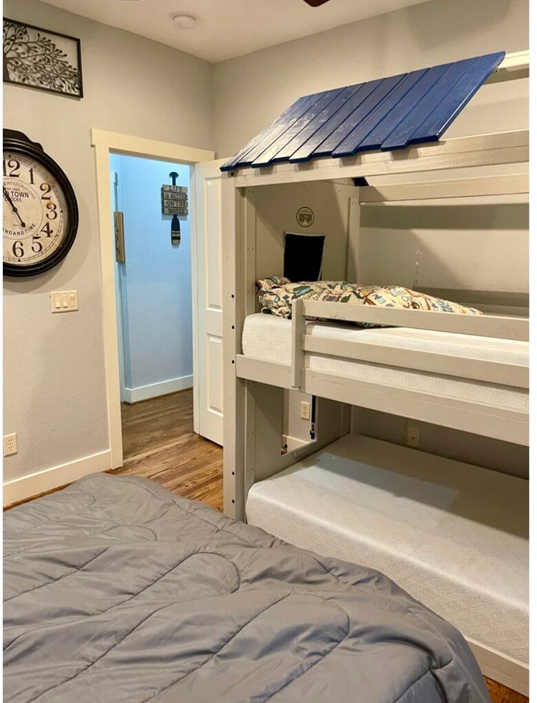 Whispering Falls Cottage — Bear Lake - Tuckasegee, North Carolina