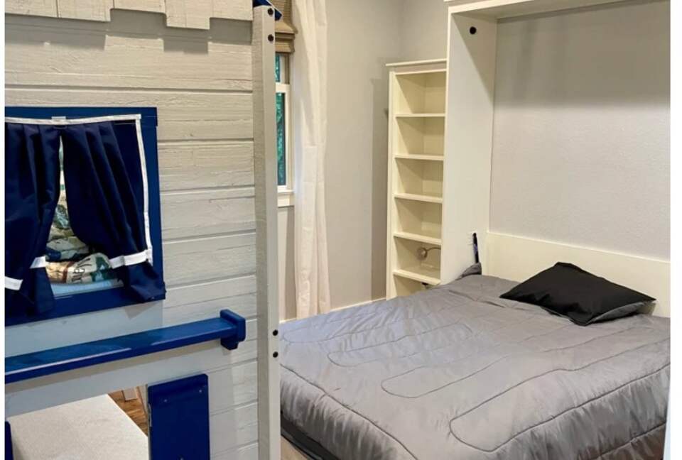 Whispering Falls Cottage — Bear Lake - Tuckasegee, North Carolina