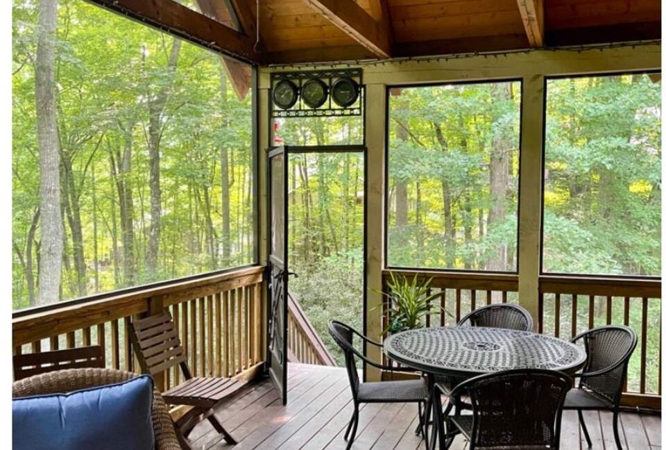 Whispering Falls Cottage — Bear Lake - Tuckasegee, North Carolina
