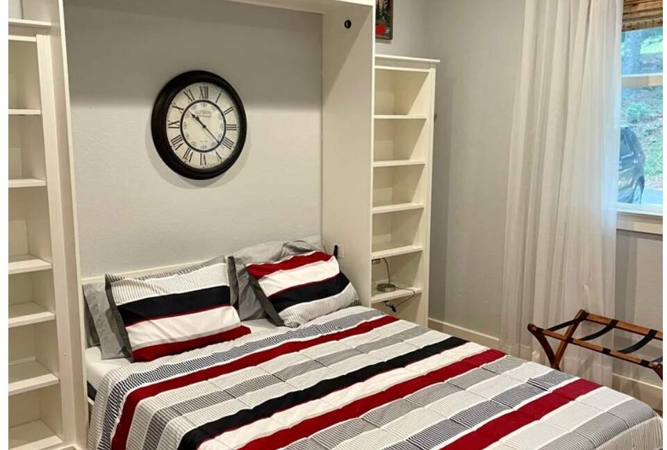 Whispering Falls Cottage — Bear Lake - Tuckasegee, North Carolina