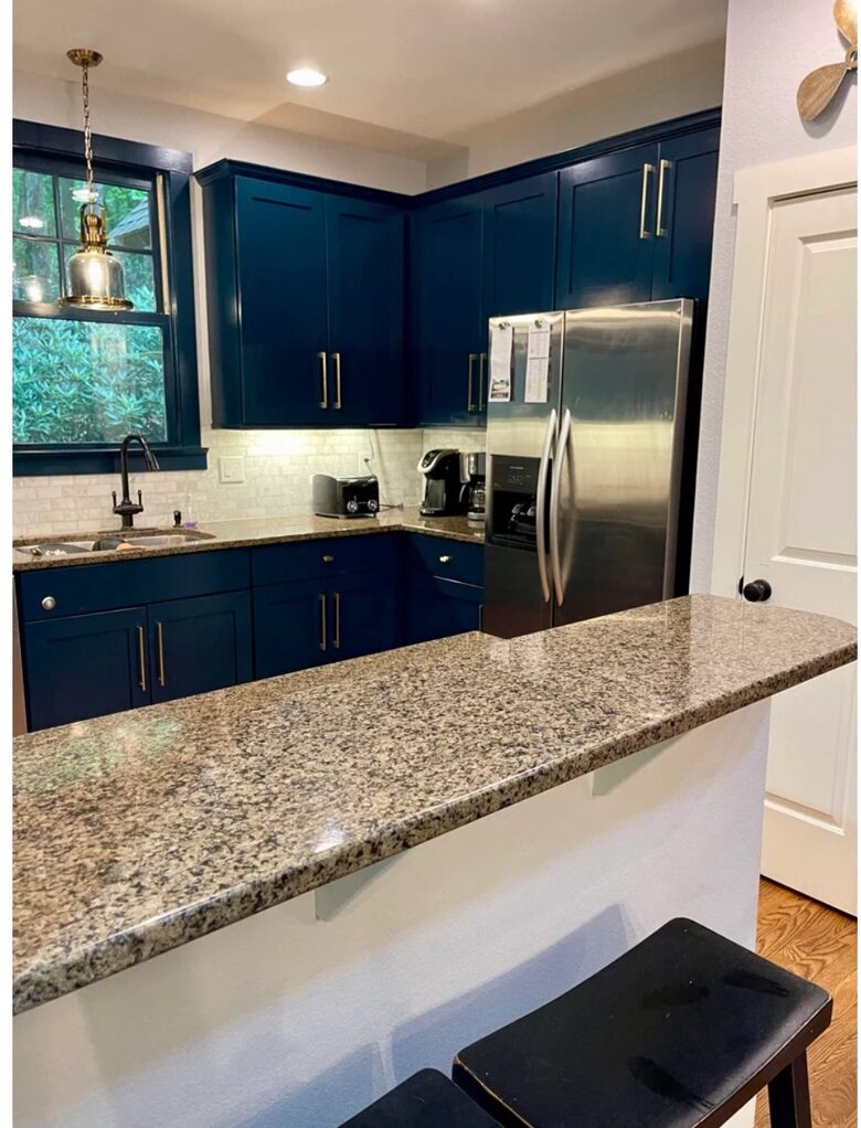 Whispering Falls Cottage — Bear Lake - Tuckasegee, North Carolina