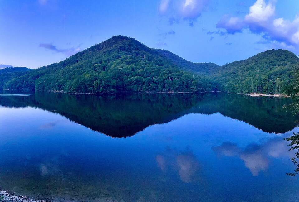 Gorgeous Panoramic Views from EVERY Bedroom and Back Deck