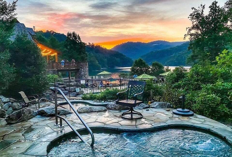 Walk to Lake Club Hot Tubs within 100 Yards of Our Cottage