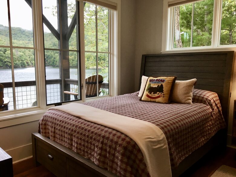 Terrace Level Master Ensuite with King