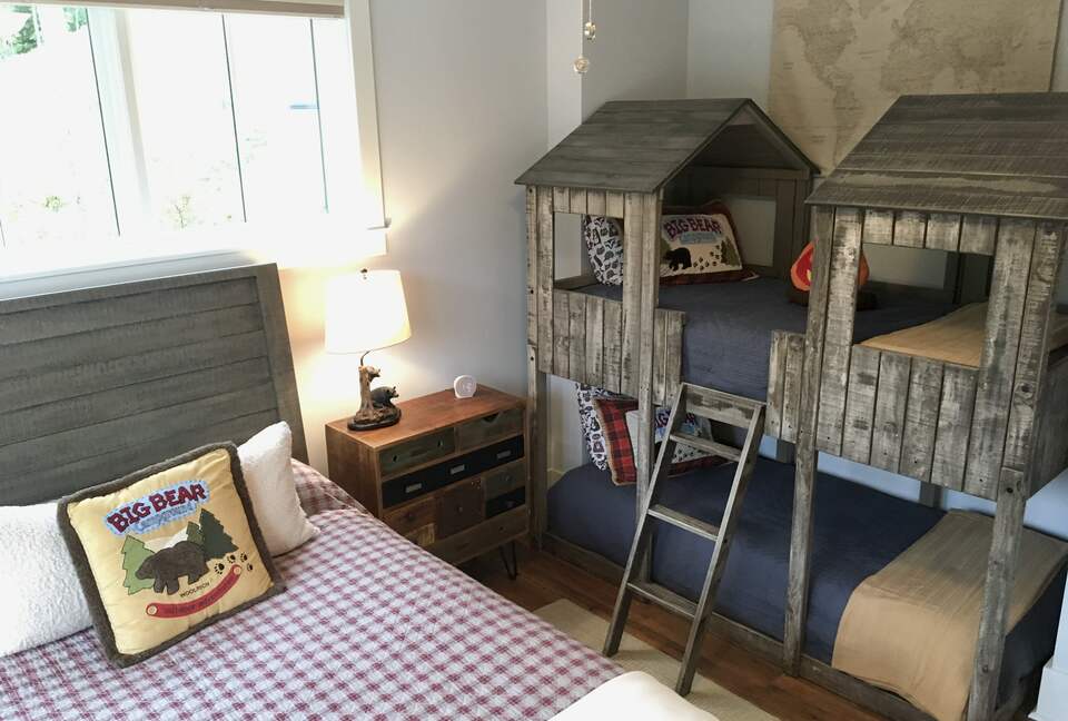 Kids "Cabin" Bunks with Queen for Nanny or Au pair - Terrace