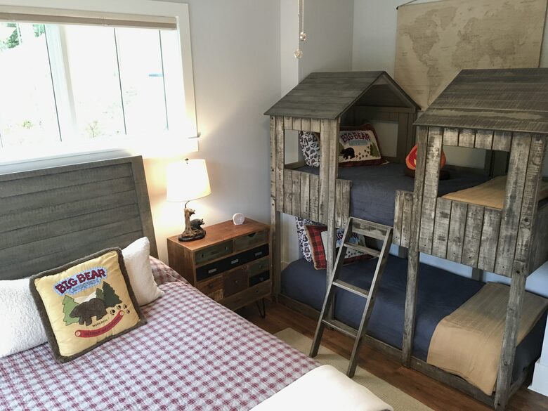 Kids "Cabin" Bunks with Queen for Nanny or Au pair - Terrace