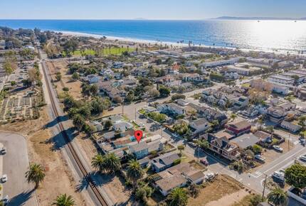Carpinteria Beach House - Walking distance to Downtown Carpinteria & the beach! - Carpinteria, California