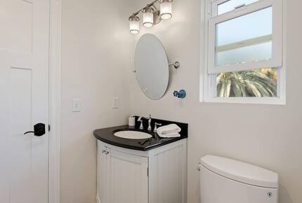 Carpinteria Beach House - Walking distance to Downtown Carpinteria & the beach! - Carpinteria, California