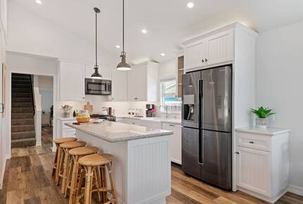 Carpinteria Beach House - Walking distance to Downtown Carpinteria & the beach! - Carpinteria, California