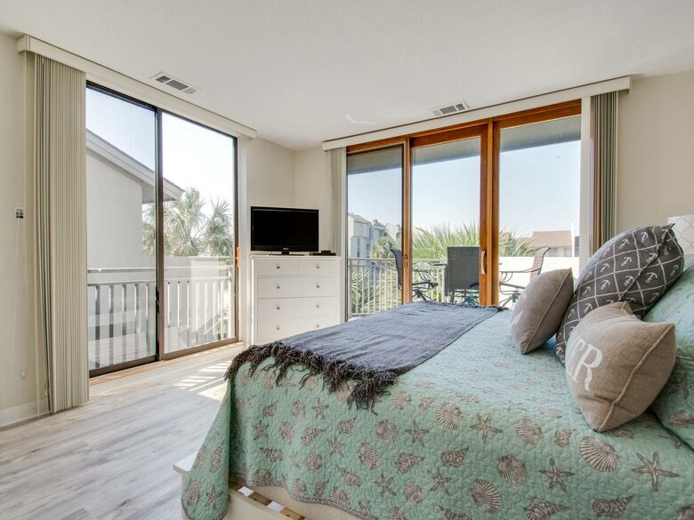 Forest Beach Shorewood Villa — just steps from the beach - Hilton Head Island, South Carolina