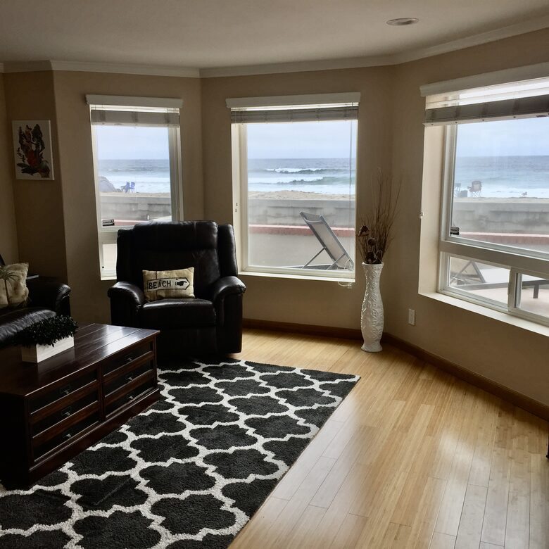 Mission Beach Oceanfront - San Diego (Mission Beach), California