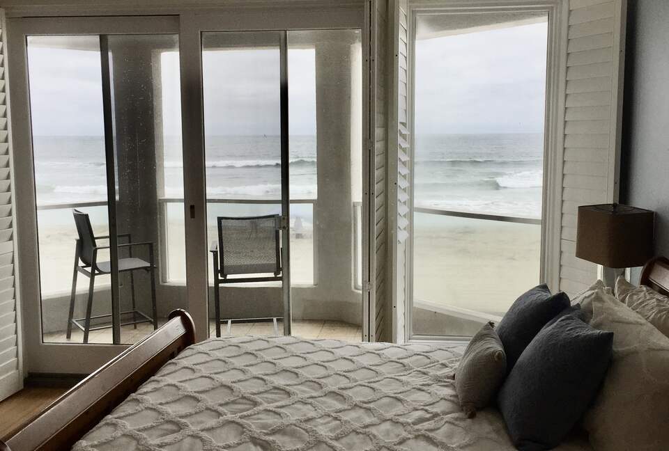 Mission Beach Oceanfront - San Diego (Mission Beach), California