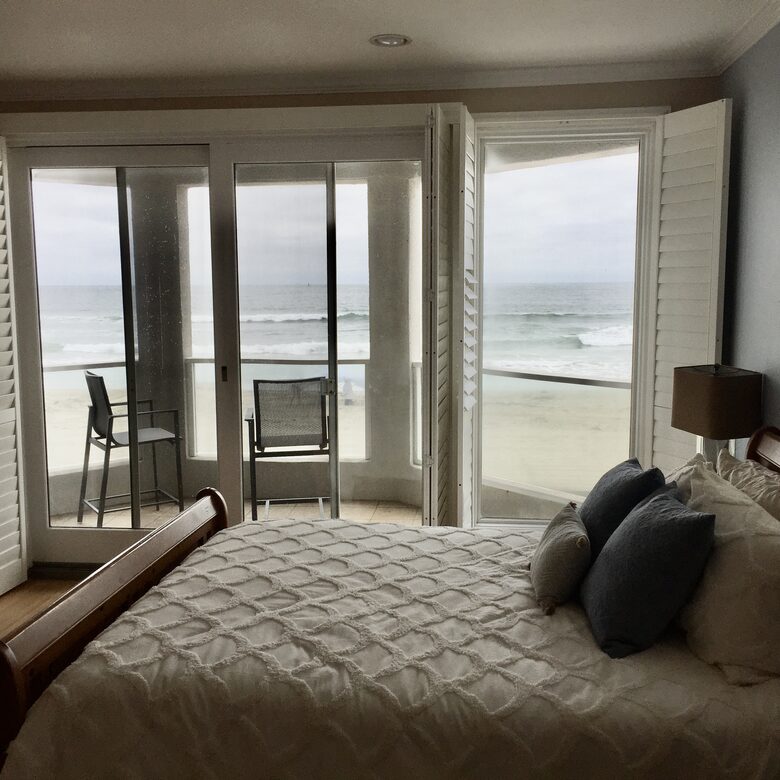 Mission Beach Oceanfront - San Diego (Mission Beach), California