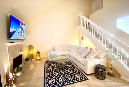 Home Exchange in San Diego, CA, cozy family room