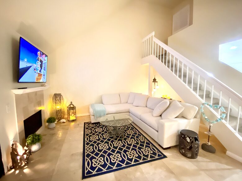 Home Exchange in San Diego, CA, cozy family room