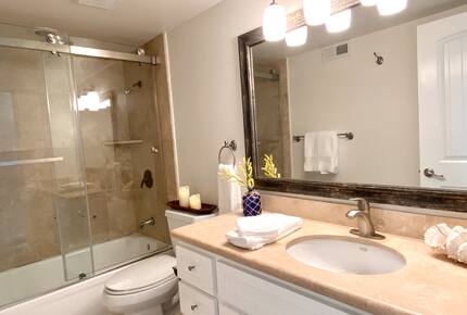 Home Exchange in San Diego, CA, guest bathroom