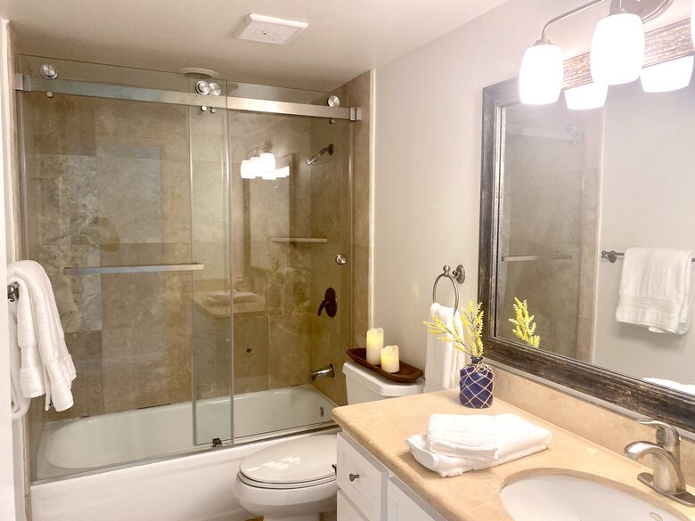 Home Exchange in San Diego, CA, guest bathroom