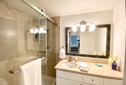 Home Exchange in San Diego, CA, guest bathroom