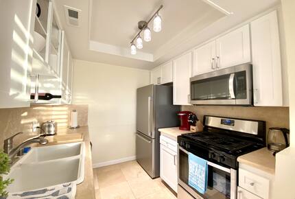 Home Exchange in San Diego, CA, galley kitchen